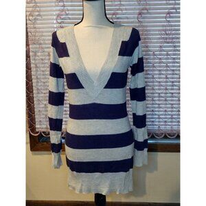 Lux small striped v neck sweater